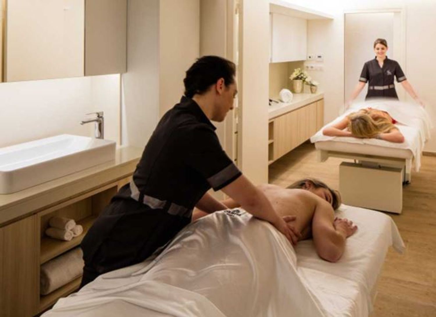 Le SPA propose notamment des massages à ses clients